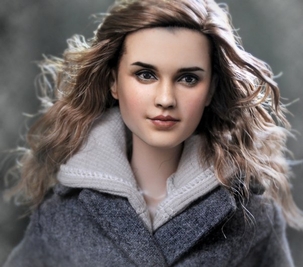 Кукла Эмма Уотсон