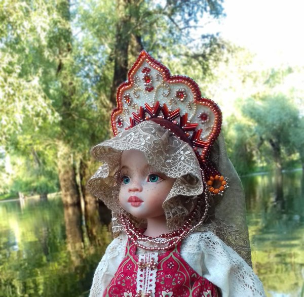 Кокошник для куклы Паола Рейна