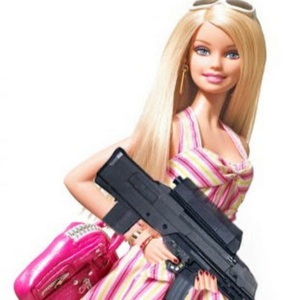 Барби с пистолетом