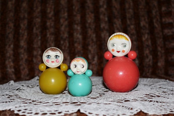 Кукла неваляшка