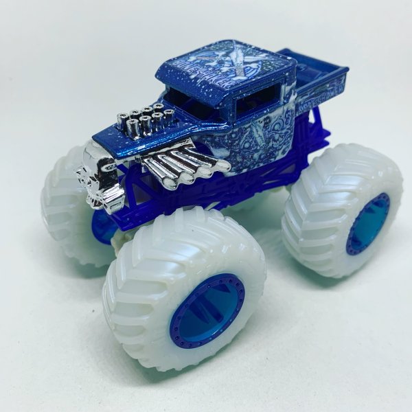 Hot Wheels монстр трак Bone Shaker