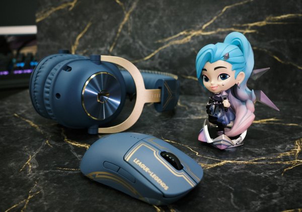 Logitech KDA наушники