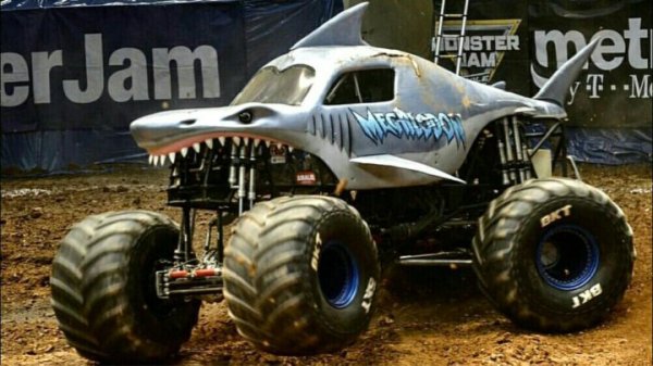 Вездеход Monster Jam Megalodon