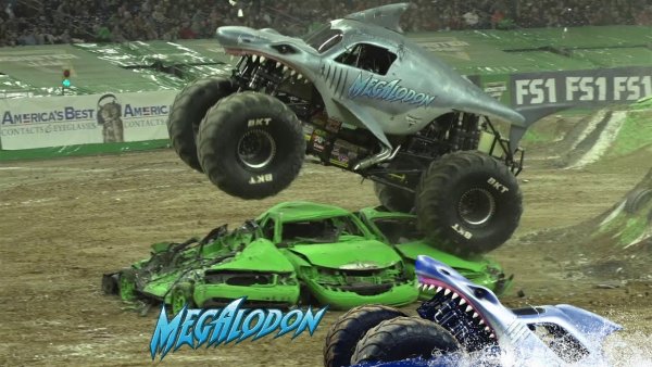 Монстр трак Megalodon