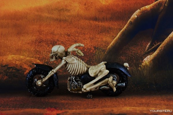 Смерть на мотоцикле арт