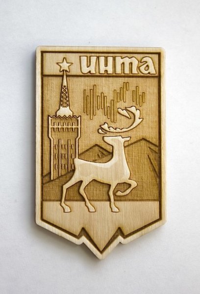 Магнит на холодильник из дерева