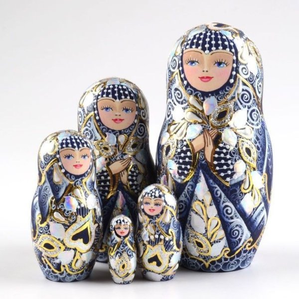 Матрешка современная