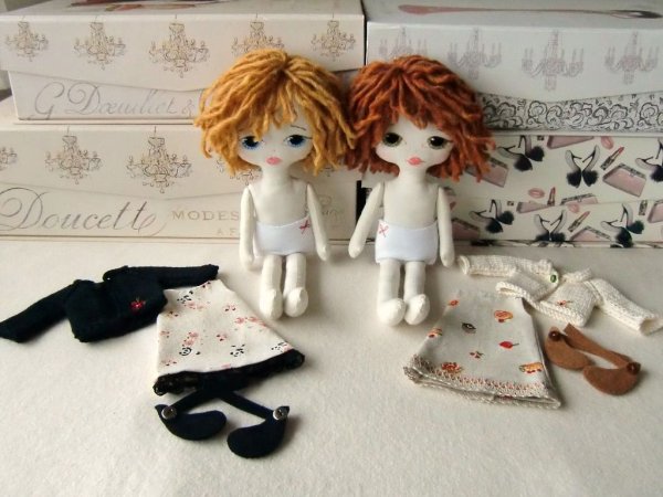 Кукла из ткани с вышивкой