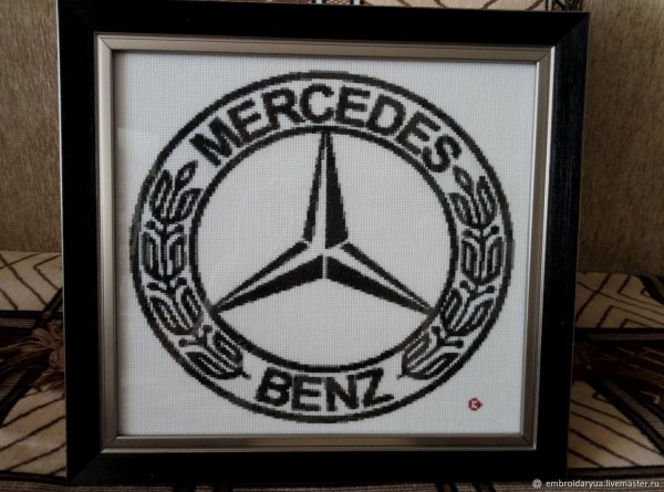Знак Мерседес из бисера
