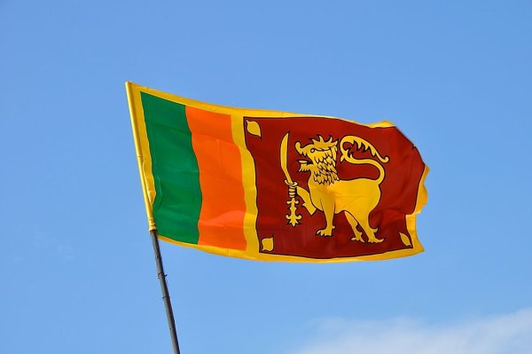 Sri Lanka флаг
